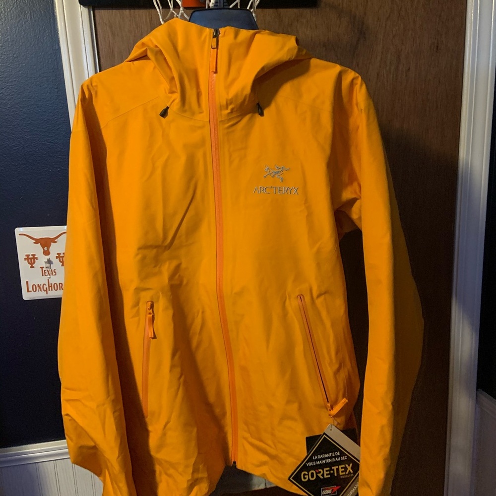 Arc’Teryx Beta LT Ignite Colorway Men’s Medium
